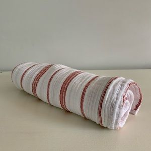 ❤️ Little Unicorn Striped Swaddle